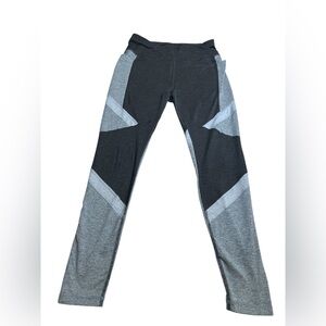 Avia Womens Ankle Athletic Legging Size Medium Light And Dark Gray Side Pockets